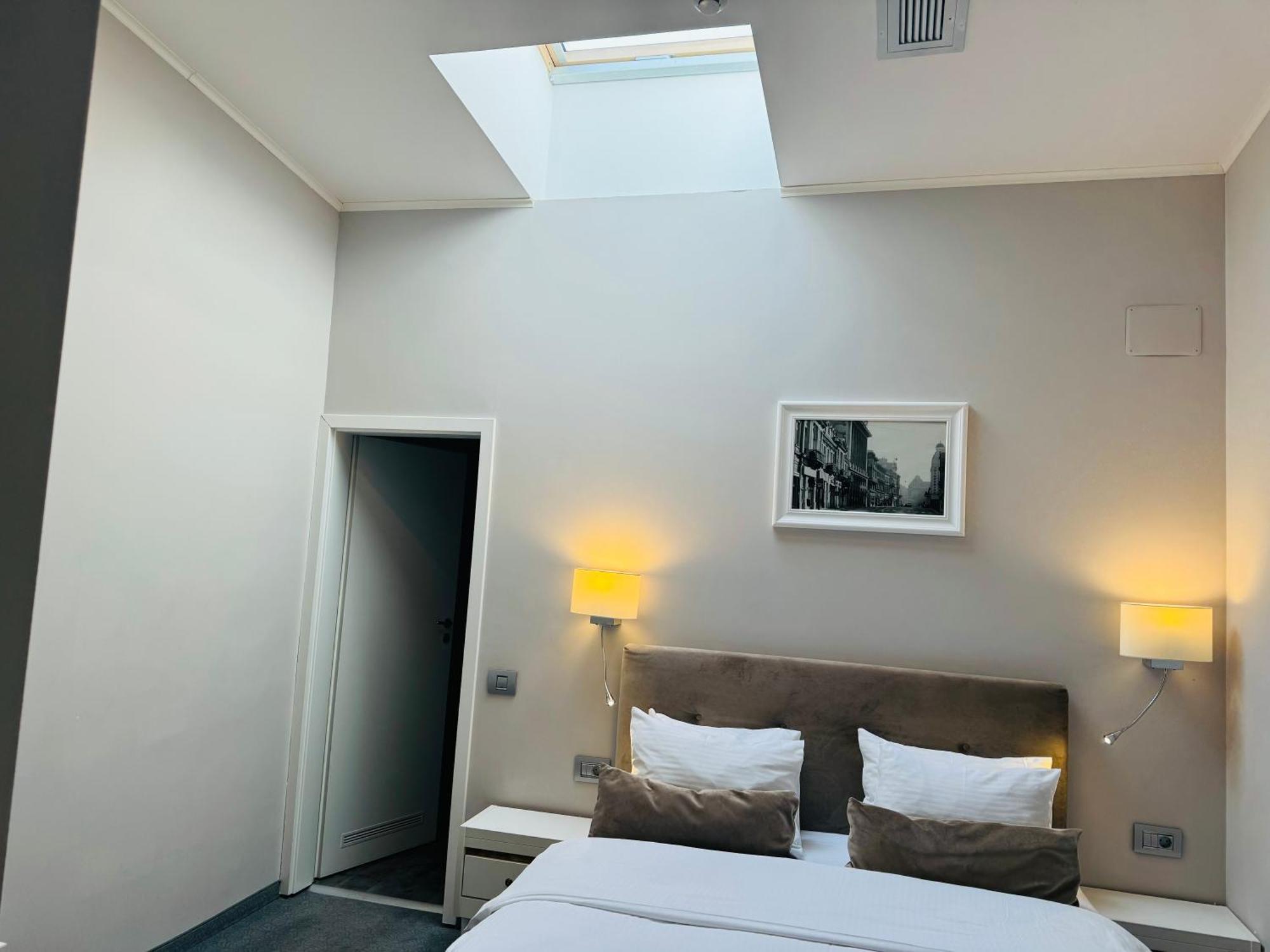 New Era Hotel Old Town Bucharest Parking With Fee Nearby Room photo