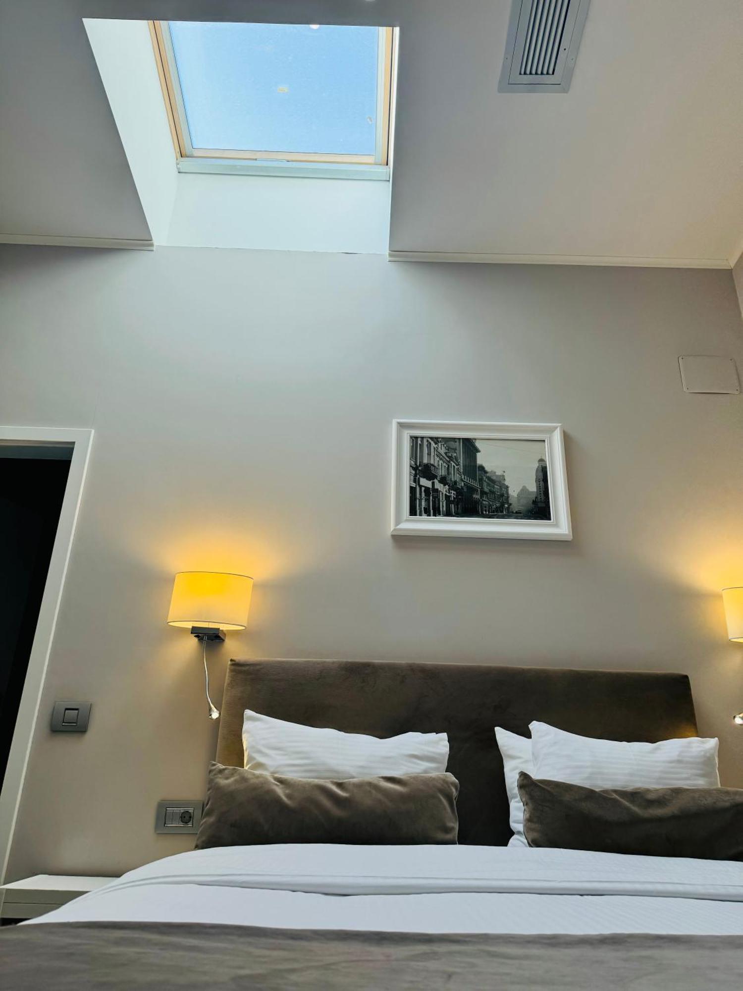 New Era Hotel Old Town Bucharest Parking With Fee Nearby Room photo