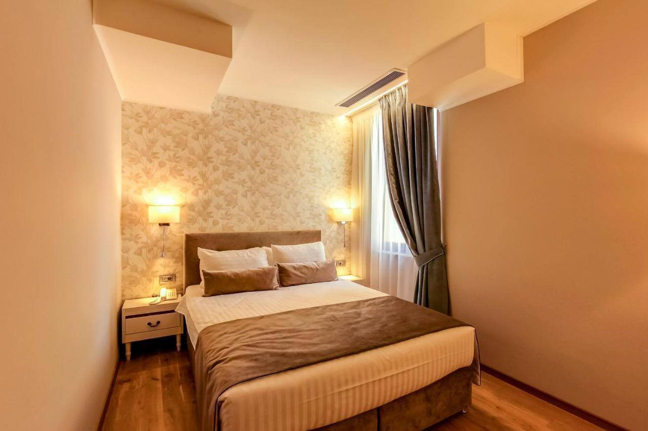 New Era Hotel Old Town Bucharest Parking With Fee Nearby Exterior photo