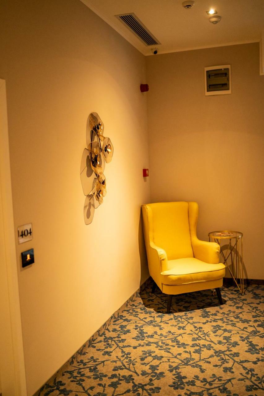New Era Hotel Old Town Bucharest Parking With Fee Nearby Exterior photo
