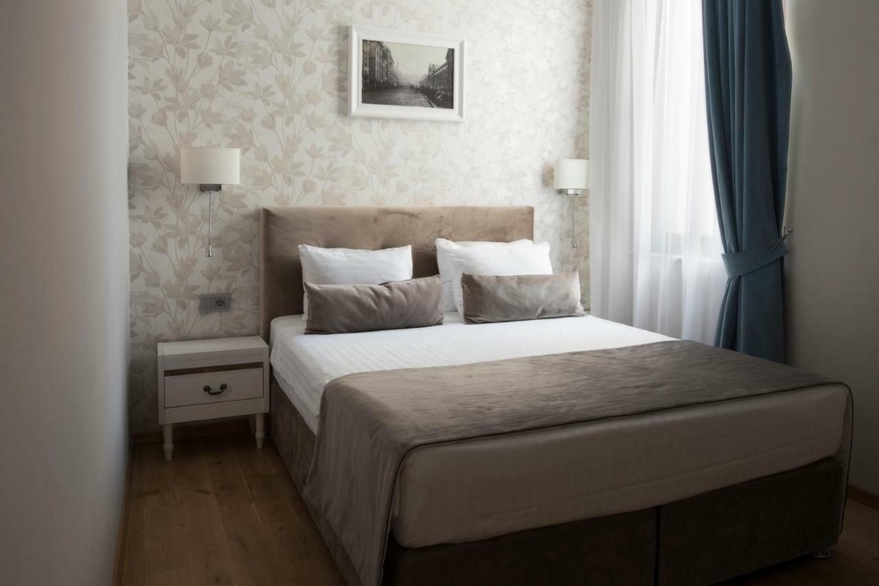 New Era Hotel Old Town Bucharest Parking With Fee Nearby Exterior photo