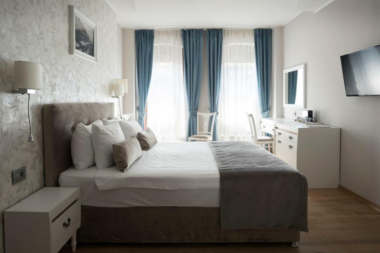 New Era Hotel Old Town Bucharest Parking With Fee Nearby Exterior photo